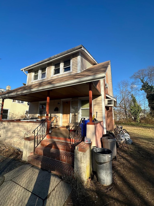 view of front of property featuring a porch