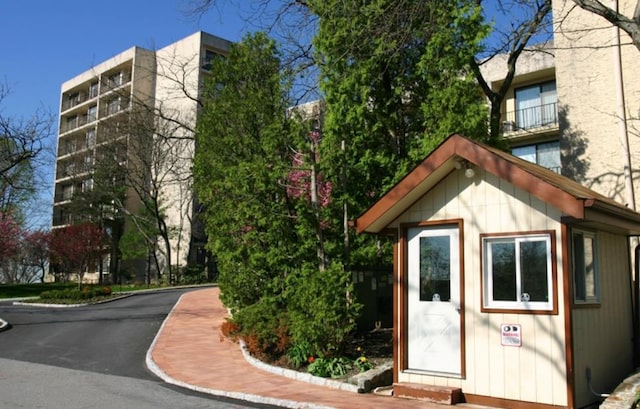 view of outbuilding