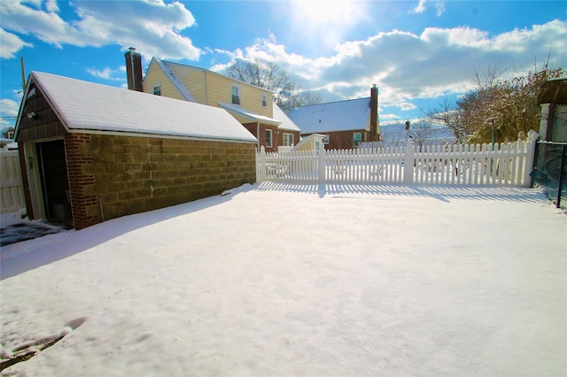 view of yard with a garage