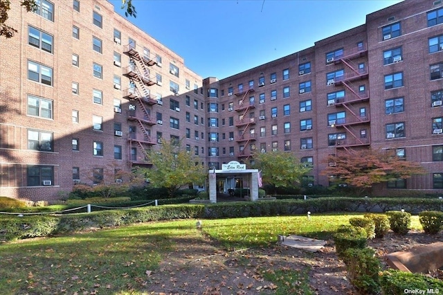 view of building exterior