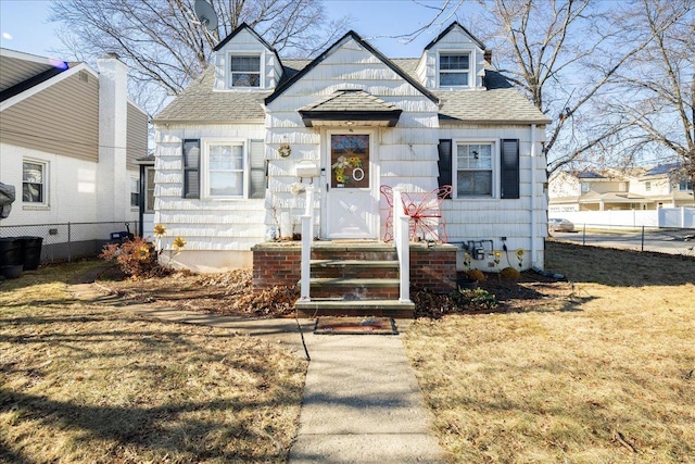 view of front of property with a front yard