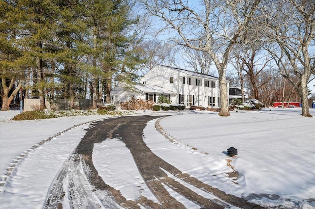 view of front of property