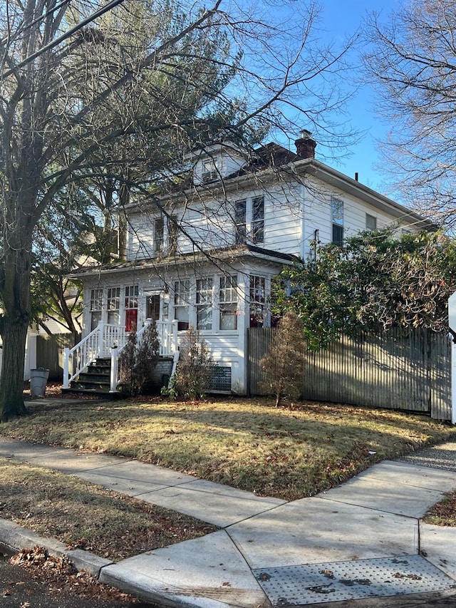 view of front of property