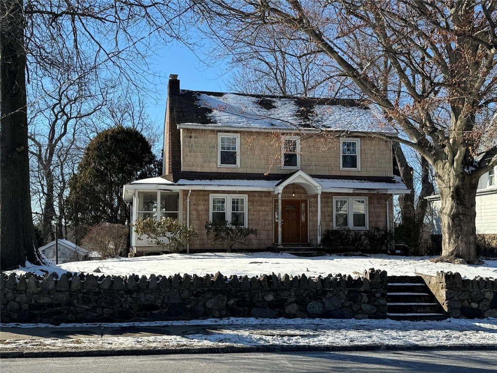 view of front facade