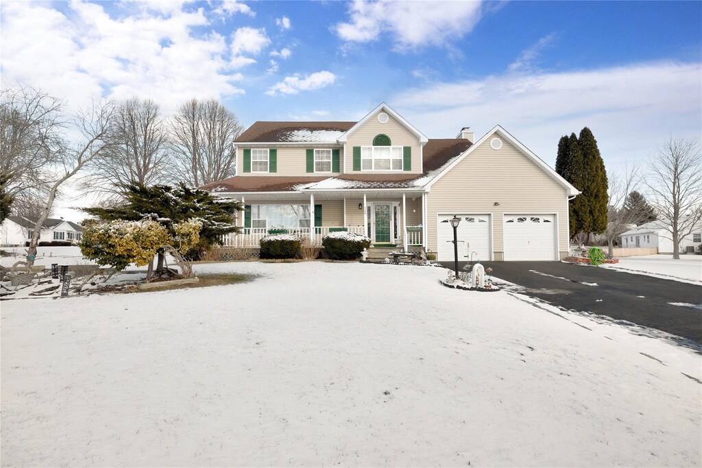 188 Baywood Dr, Baiting Hollow, NY 11933 - photo 1
