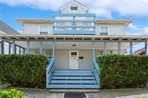 view of front of home featuring a porch