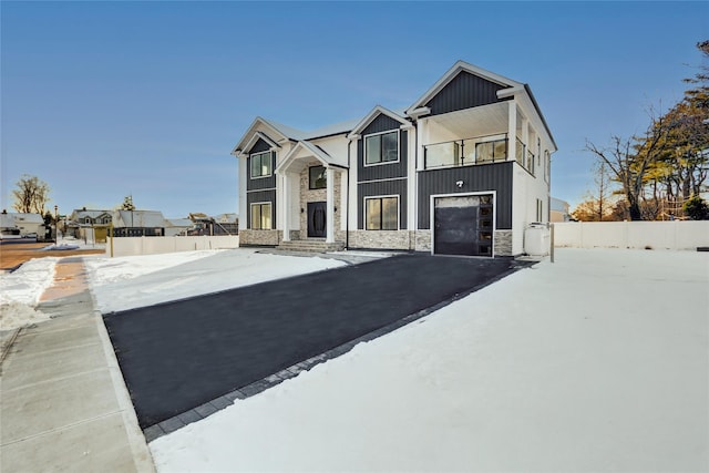 view of front facade with a garage