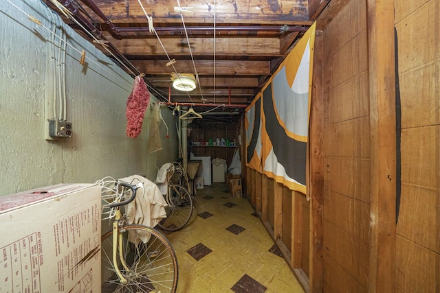 basement with washer / clothes dryer