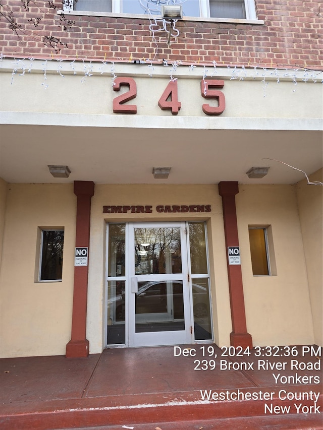 view of property entrance