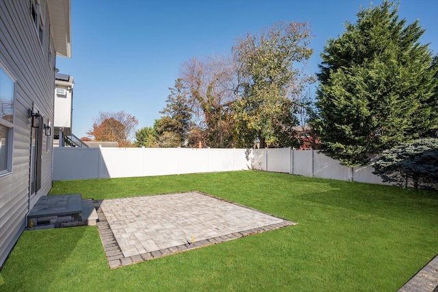 view of yard with a patio area