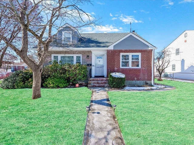 view of front of house with a front yard