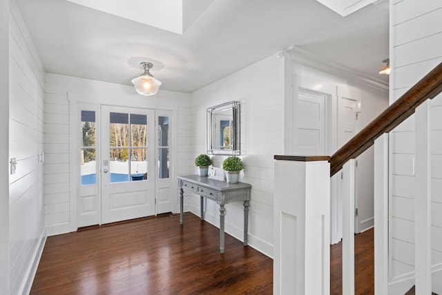 entryway featuring dark hardwood / wood-style floors