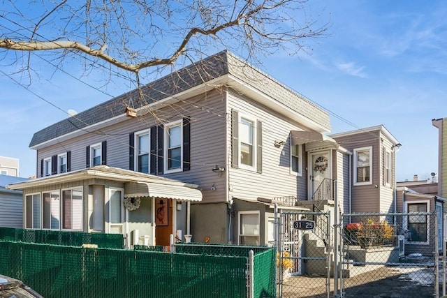 view of front of home