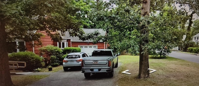 view of front of property with a front lawn