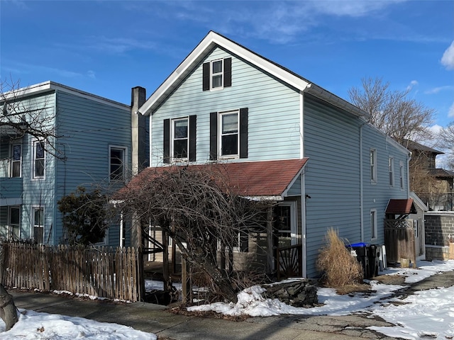 view of front of property