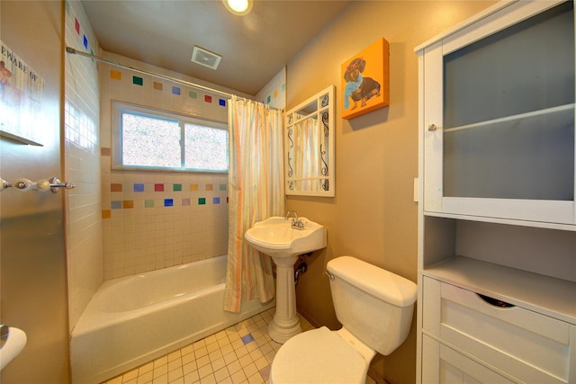 full bath with toilet, shower / bathtub combination with curtain, visible vents, and tile patterned floors