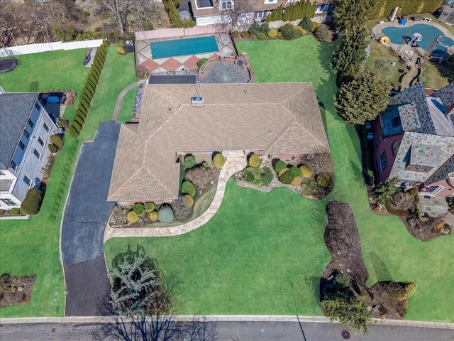 birds eye view of property featuring a residential view