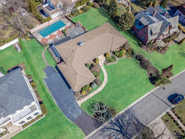 drone / aerial view featuring a residential view
