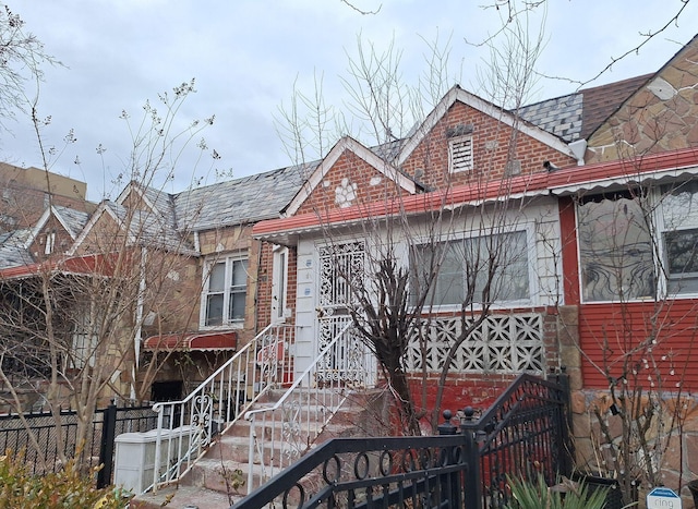 view of front facade