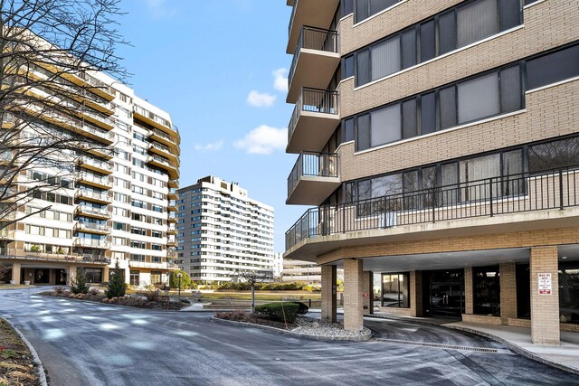 25 Rockledge Ave Unit 906W, White Plains, NY 10601 - view of building exterior
