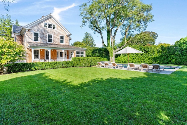 view of yard featuring a patio area