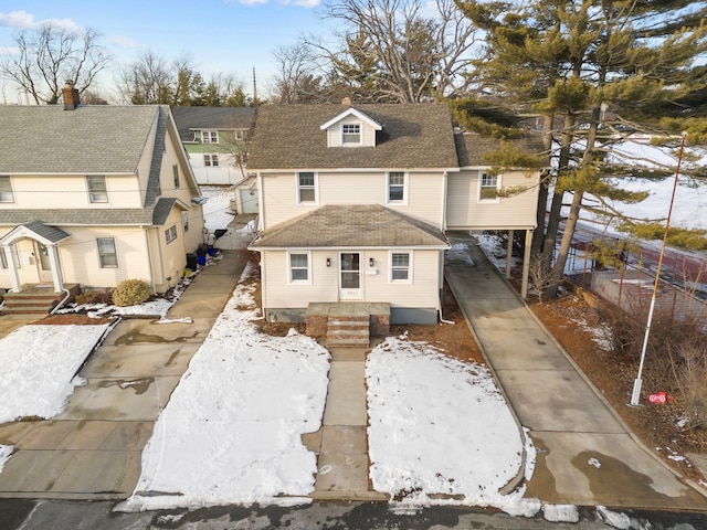 view of front property