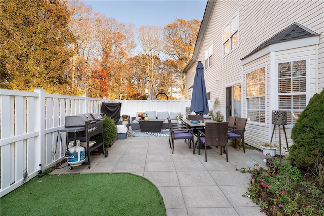 view of patio with an outdoor hangout area