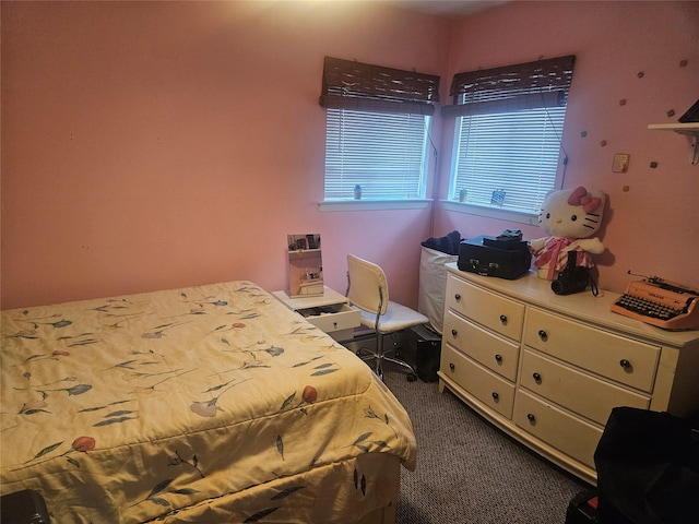 bedroom featuring carpet floors