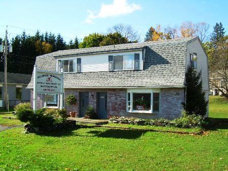 view of front facade with a front yard