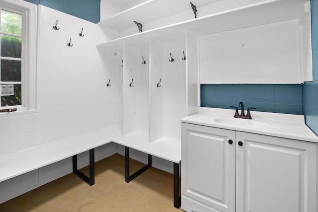 mudroom featuring sink