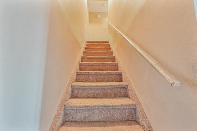 20 E Pine St, Long Beach, NY 11561 - view of staircase