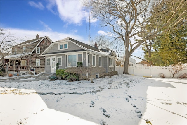 view of front of property