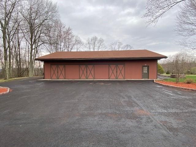 176 Gardnerville Rd, New Hampton, NY 10958 - view of garage