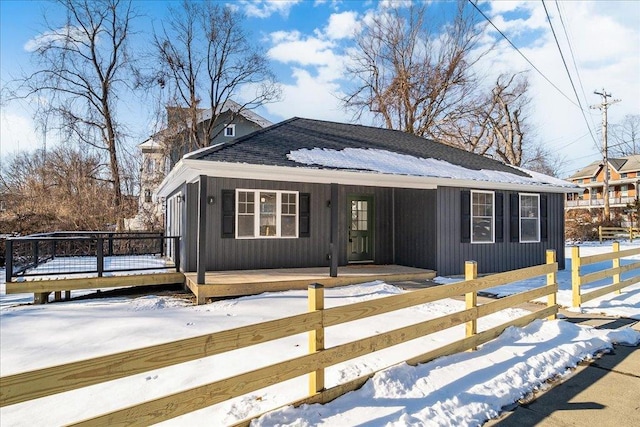 view of front of property