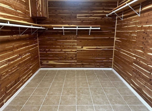 walk in closet featuring tile patterned floors