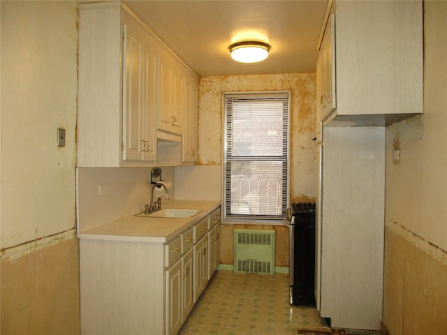 kitchen featuring sink