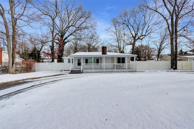 view of front of home featuring covered porch