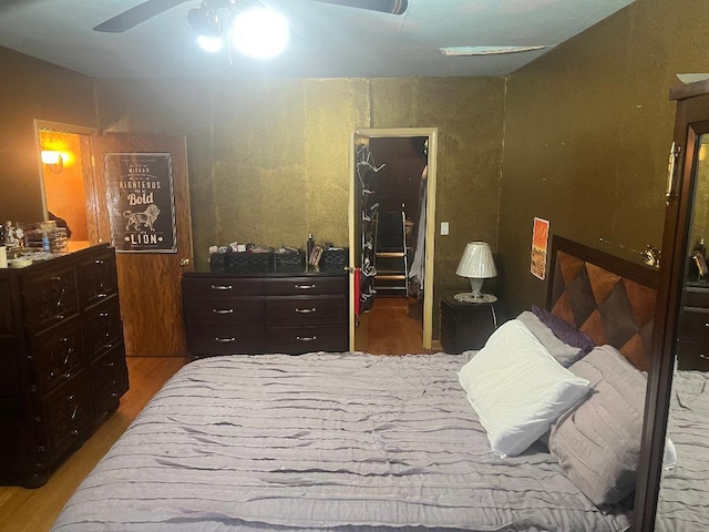 bedroom featuring ceiling fan