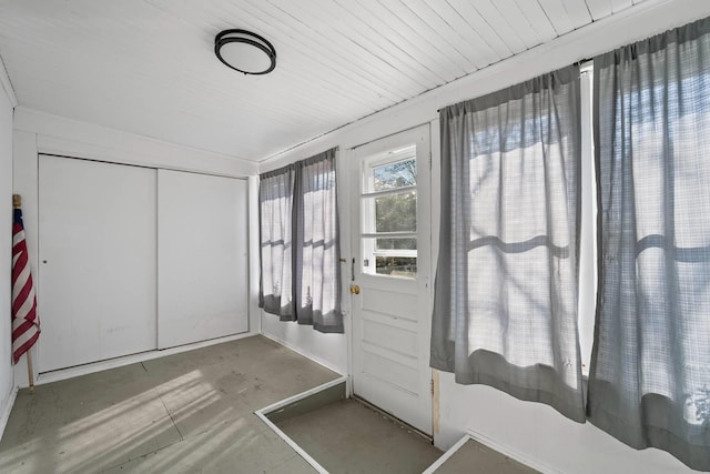 interior space featuring concrete flooring