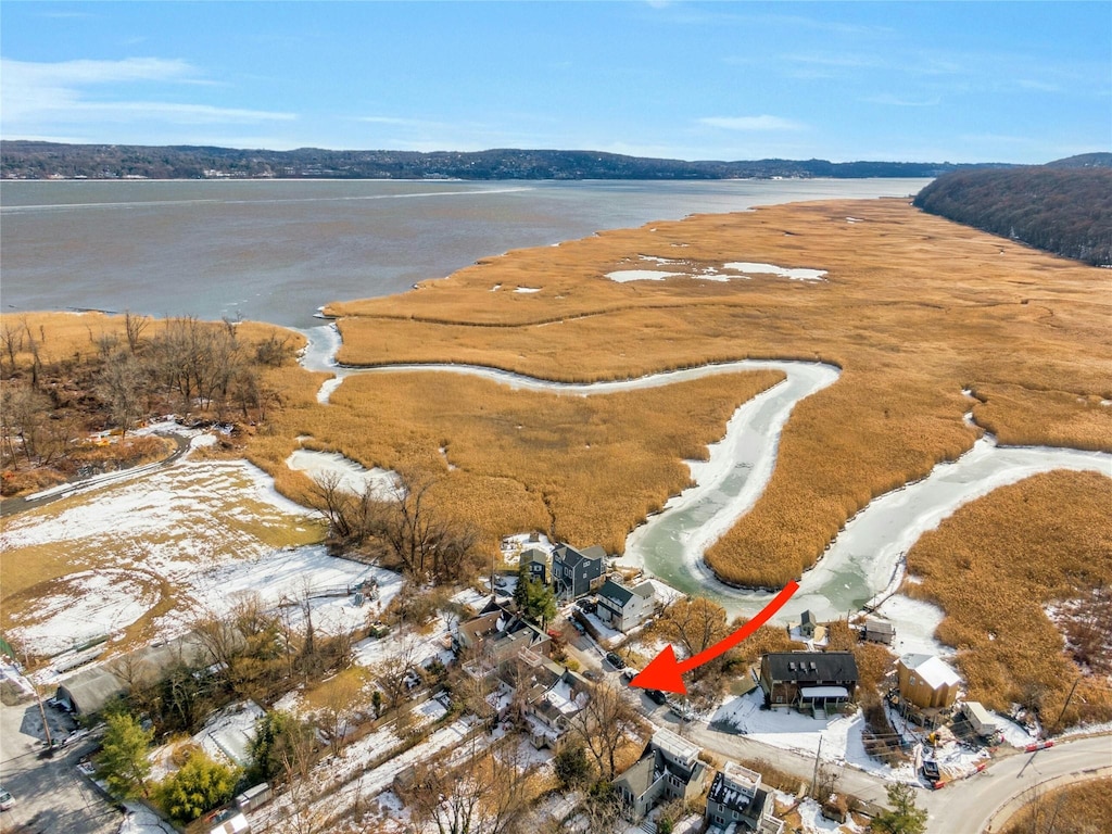 bird's eye view featuring a water view