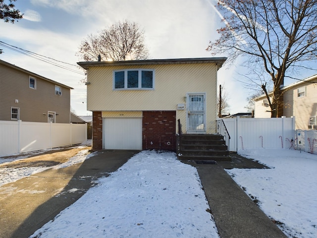 view of front of house featuring a garage