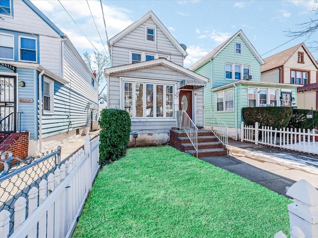 view of front of house featuring a front lawn