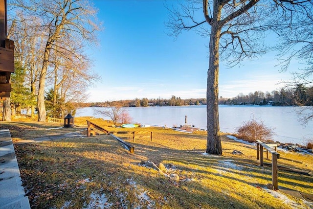 view of yard with a water view