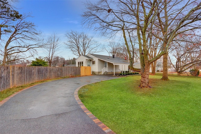 view of front of house with a front yard