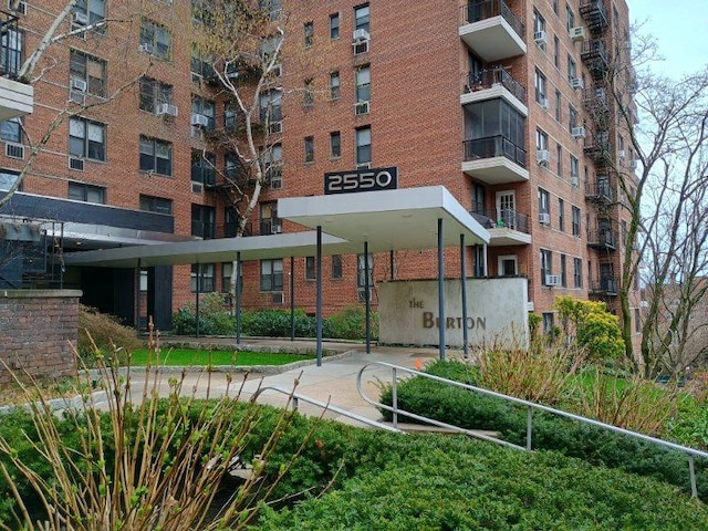 2550 Independence Ave Unit 7G, Bronx, NY 10463 - view of apartment building / complex