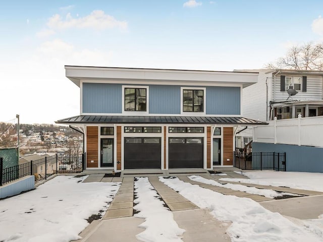 view of front of house featuring covered porch