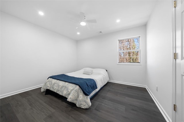 33 Potter Ln, Huntington, NY 11743 - bedroom featuring visible vents, baseboards, recessed lighting, a ceiling fan, and wood finished floors