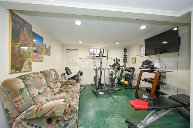 exercise room featuring recessed lighting