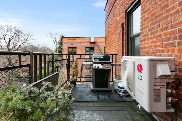 balcony featuring grilling area