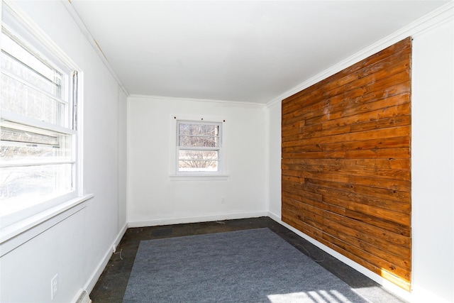 empty room with crown molding